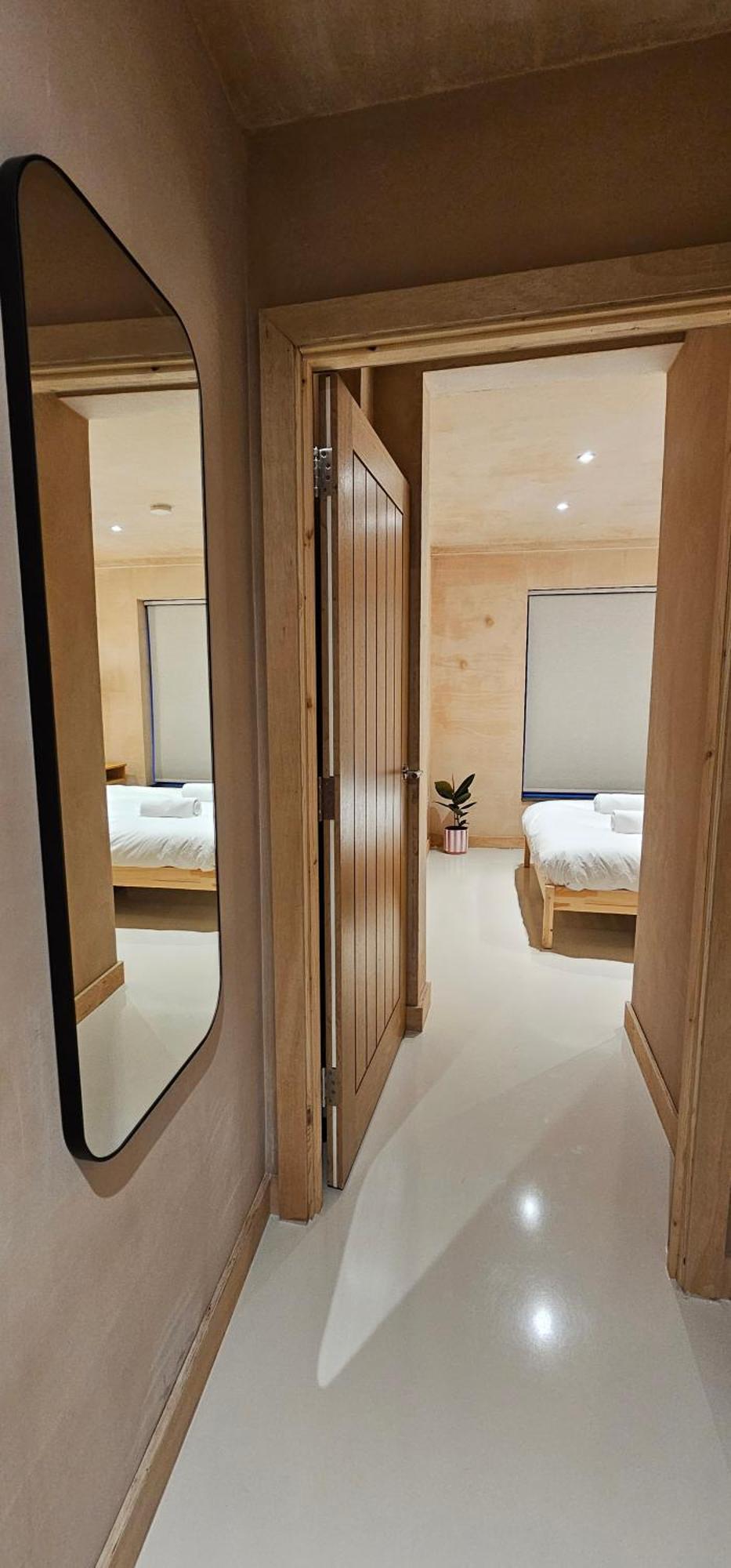 Shorebreak Apartments New Quay Extérieur photo